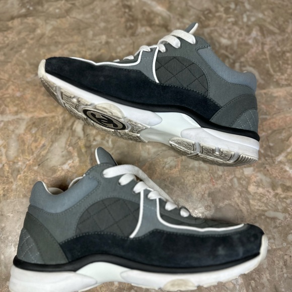 Chanel 2023 interlocking CC logo sneakers size 39 - Picture 10 of 12